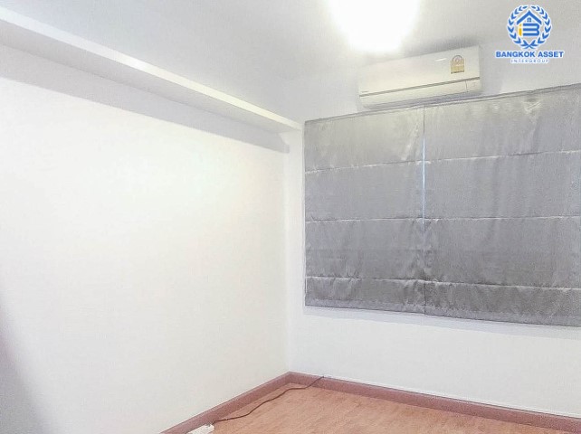 *****ทาวน์เฮ้าส์มือสองย่านปทุมธานี ม.ลิฟวิ่ง เรสซิเดนซ์ รังสิต-ราชพฤกษ์ เนื้อที่ 27.5 ตร.ว. ฟังก์ชัน 4 ห้องนอน 3 ห้องน้ำ 4 ที่จอดรถ แถมฟรี! 4 เครื่องปรับอากาศ 2 เครื่องทำน้ำอุ่น และอื่นๆ ใกล้รถไฟฟ้าสายสีแดง "สถานีรังสิต", มหาวิทยาลัยรังสิต และทางด่วน "บางพูน"